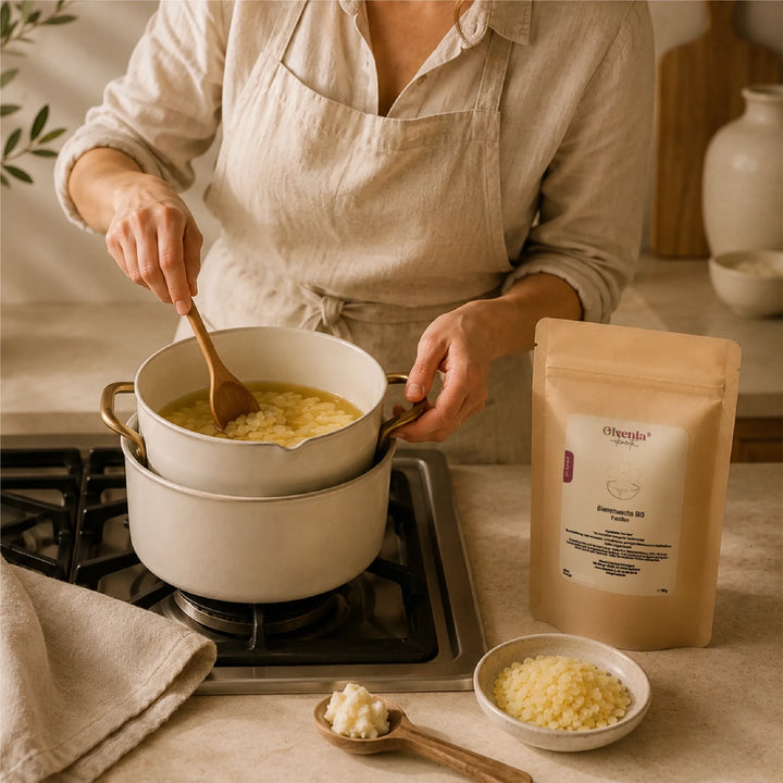 Bienenwachs Bio Pastillen von Olvenia Elementa werden im Topf für DIY-Kosmetik und Pflege-Rezepturen geschmolzen